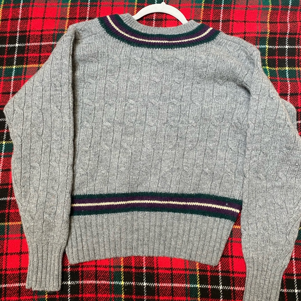 Ralph Lauren 💯 Wool Gray V-Neck Sweater with Striped Trim - Picture 2 of 3